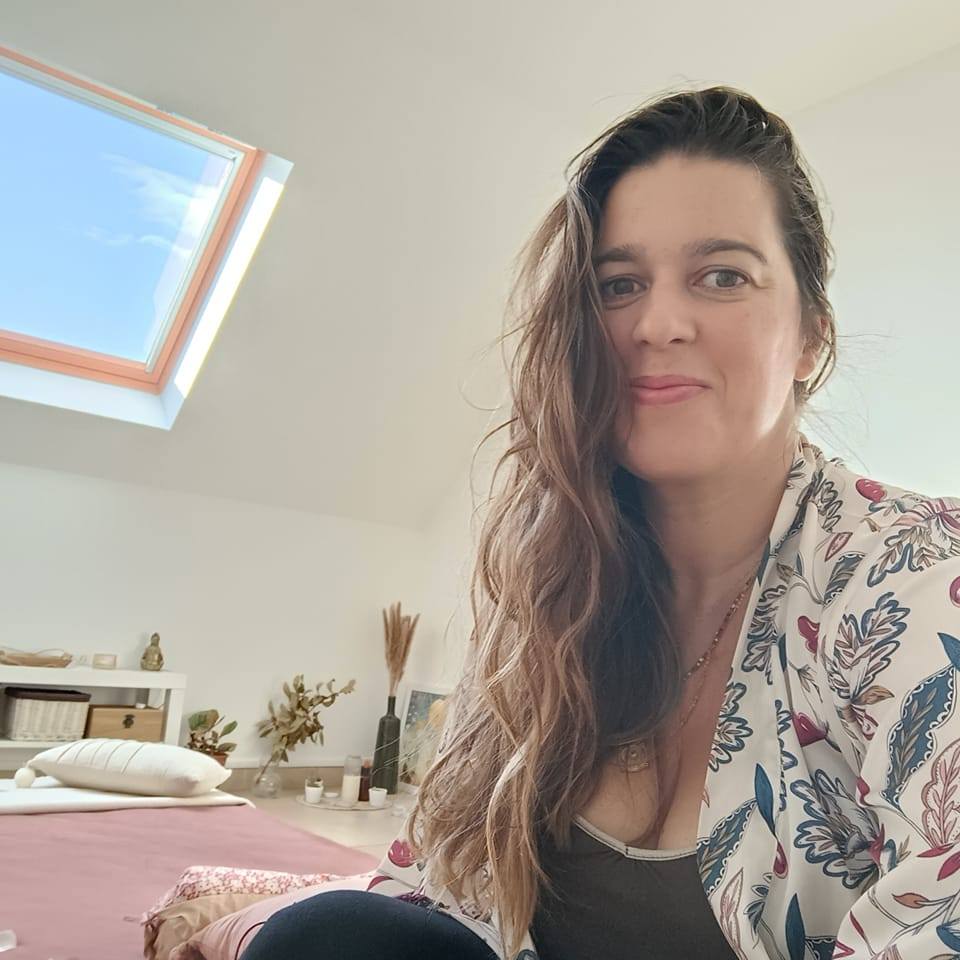 Sandra Vicente Marcelino dans son cabinet à Lons